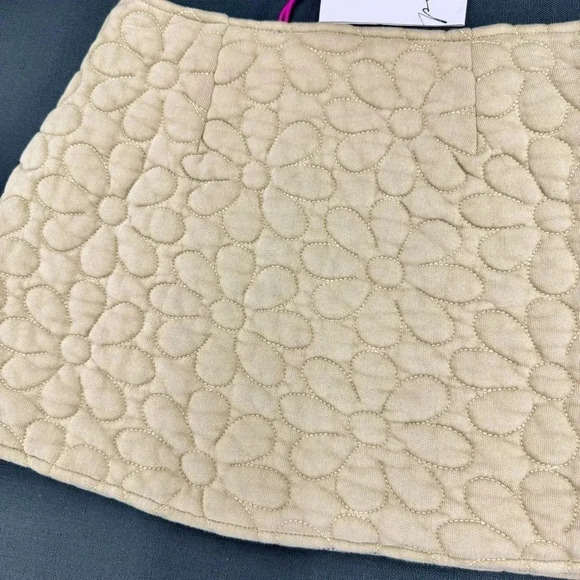 NWT Free People Folk Floral Daisy Mini Skirt Quilted Flower Tan Cream XS - Picture 8 of 11